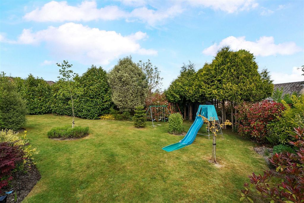 Property photo 2 of 20 Garden