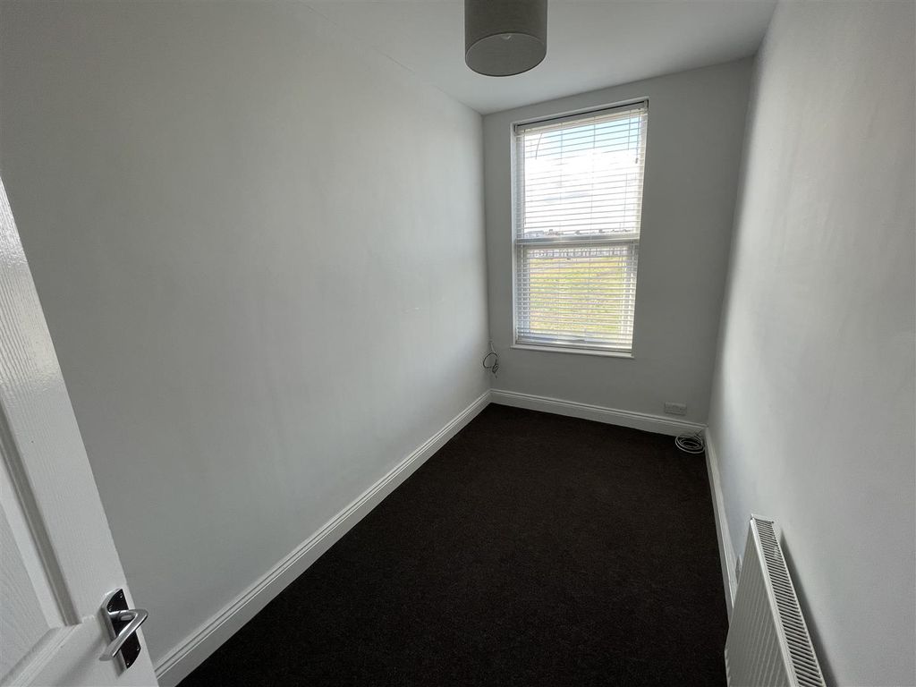 Property photo 3 of 6 1D_Borough_Rd_Bedroom_Two.Jpg