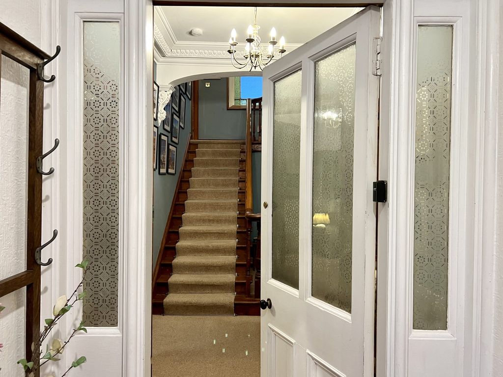 Property photo 2 of 35