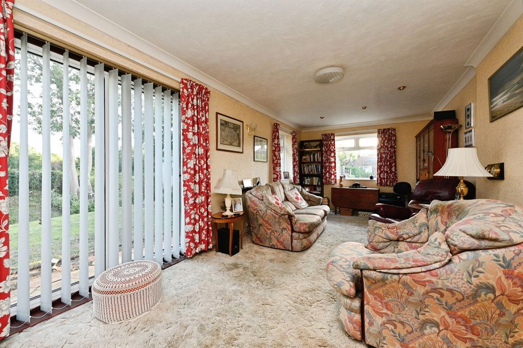 Property photo 2 of 17