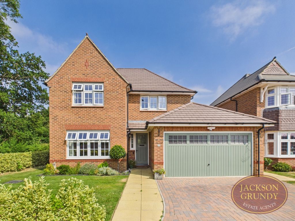 Property photo 1 of 22 Donnington Close