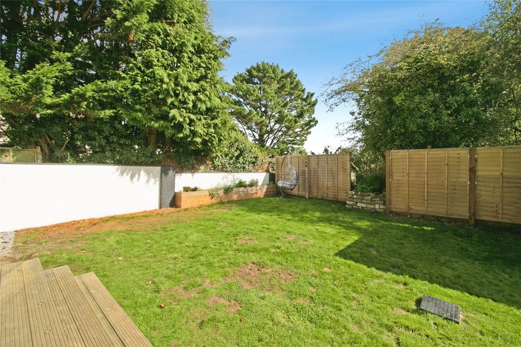 Property photo 3 of 21 Garden