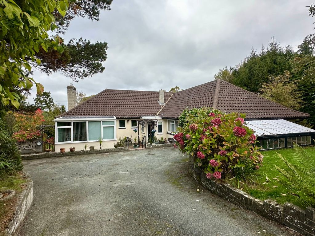 Property photo 2 of 23