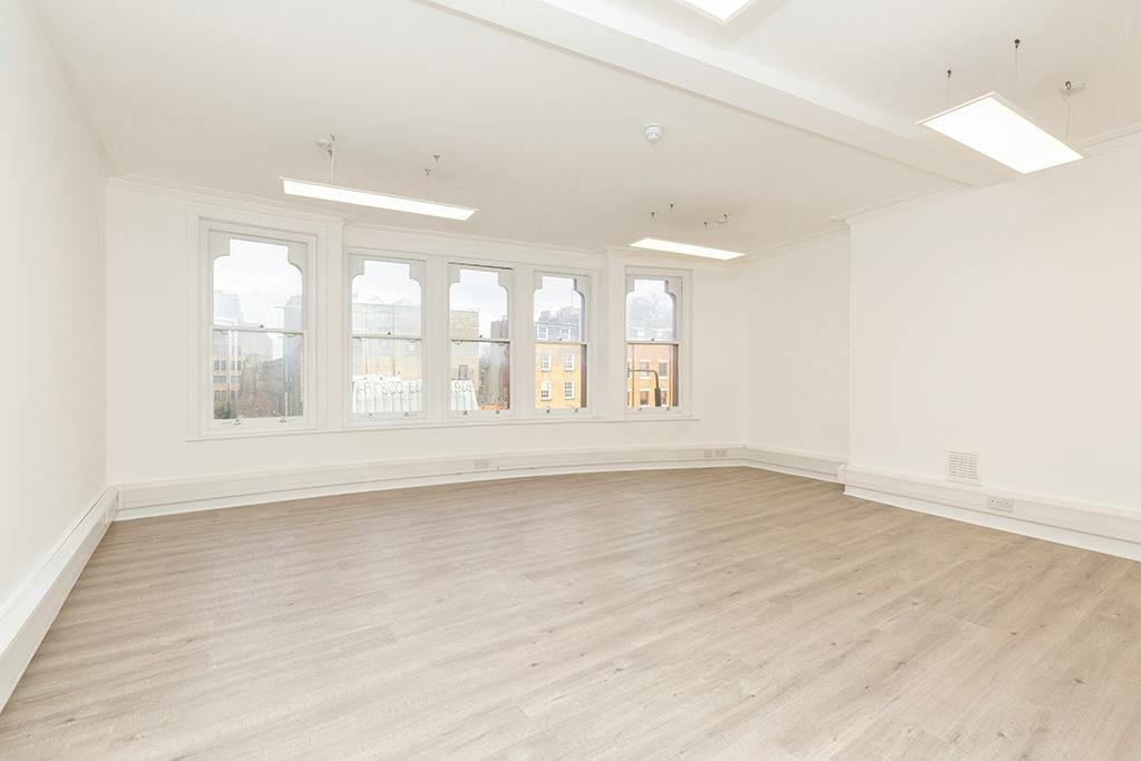Property photo 2 of 11 353355 Goswell Road   15.Jpg