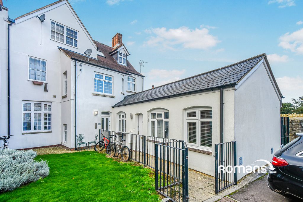 Property photo 1 of 10 Photo