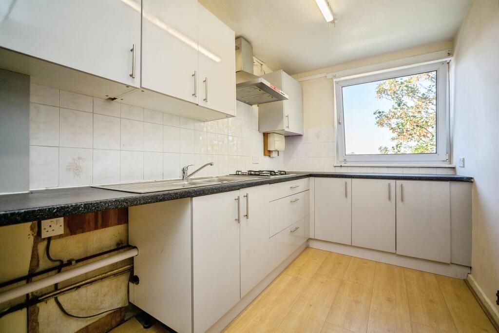 Property photo 2 of 7 Kitchen Melville