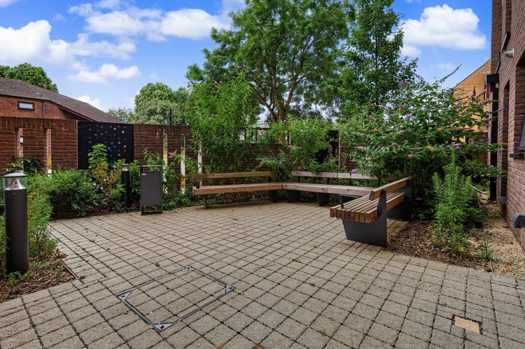 Property photo 2 of 12 333660