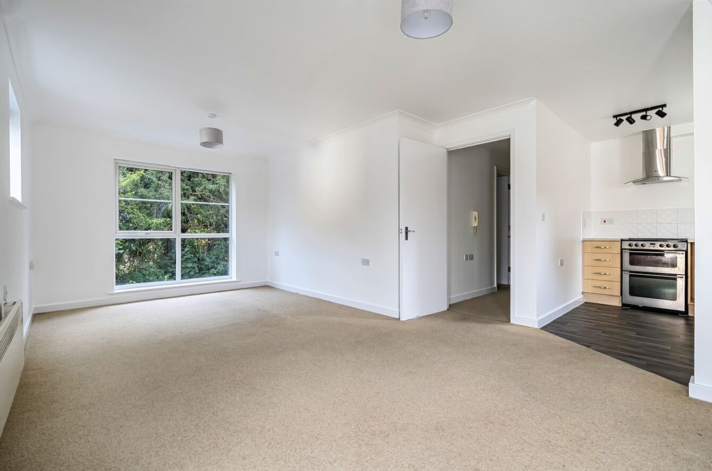 Property photo 3 of 11 1362023-1-68Daa79...