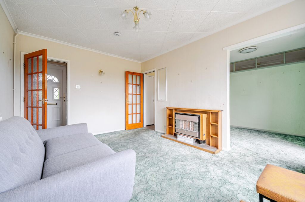 Property photo 3 of 17 1315074-11-685A61...