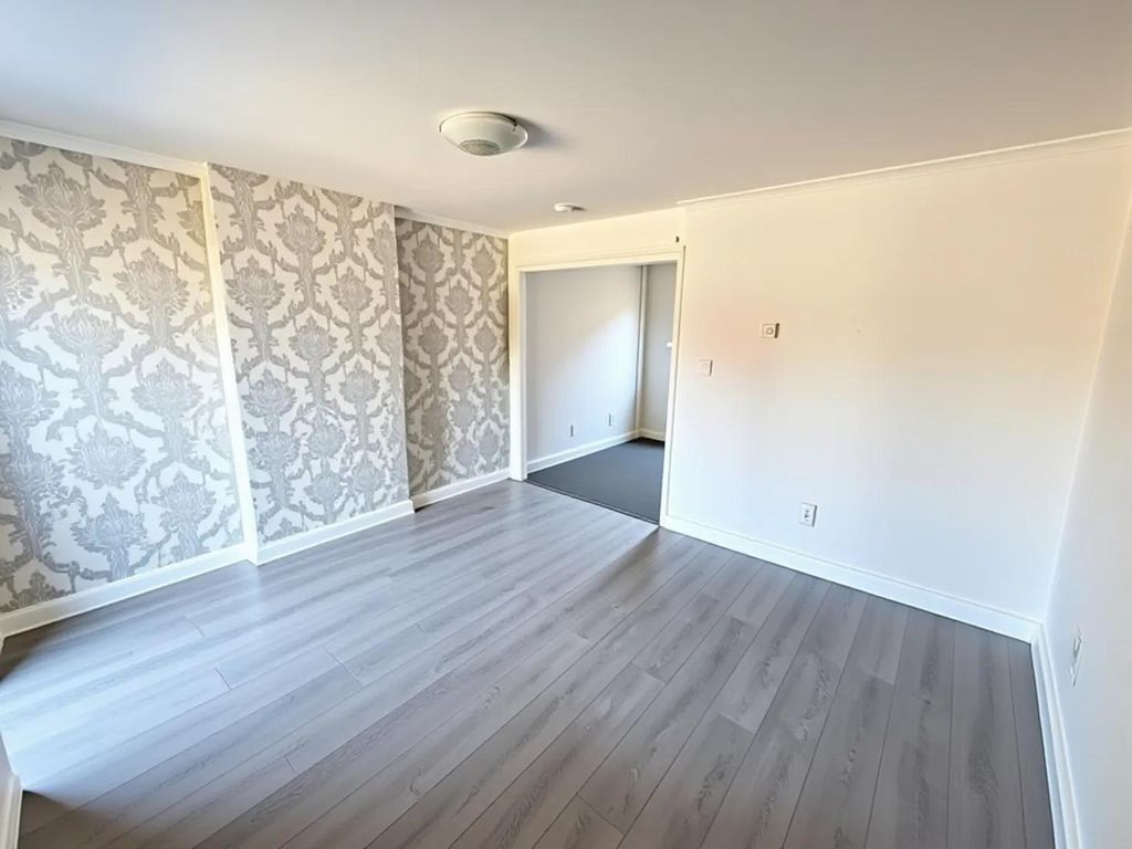 Property photo 3 of 9 Gallery