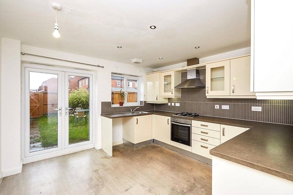 Property photo 3 of 8 Kitchen/Diner