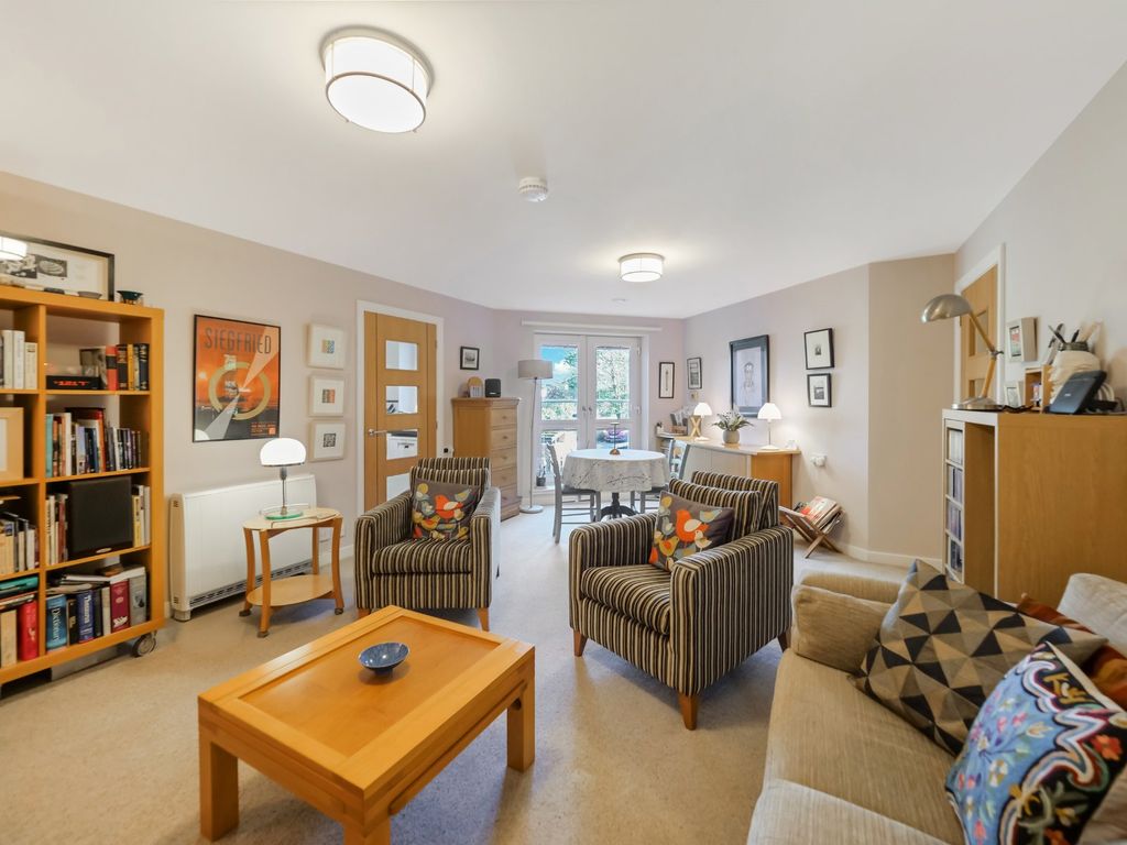 Property photo 2 of 13 Lounge