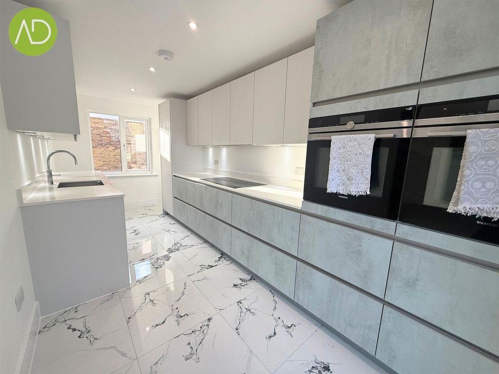 Property photo 2 of 25 21.Jpg