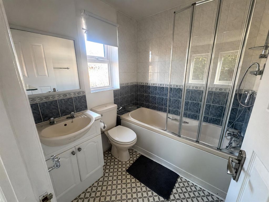 Property photo 3 of 8 Bathroom.Png