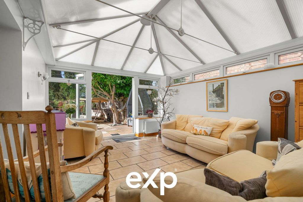 Property photo 3 of 31