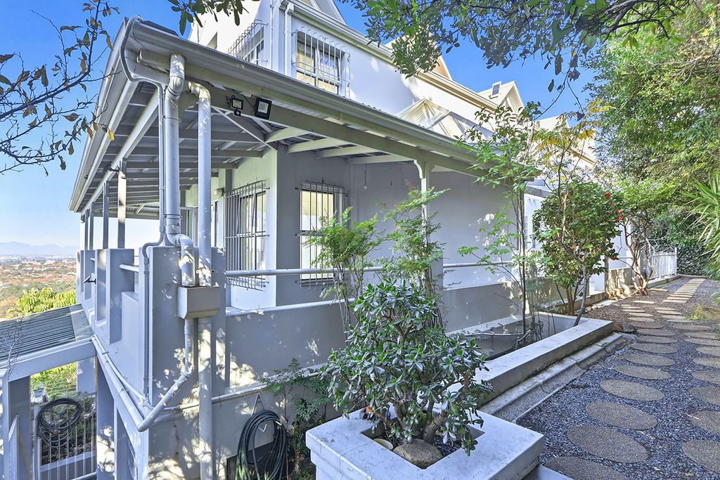 Property photo 3 of 38