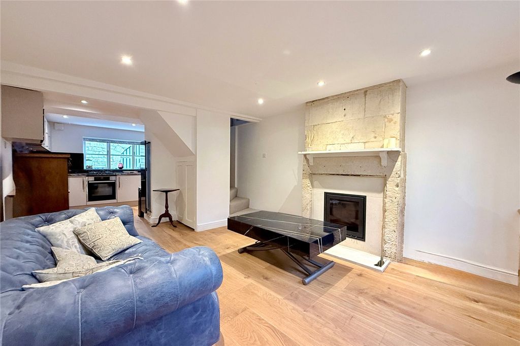 Property photo 2 of 17 Picture No. 28