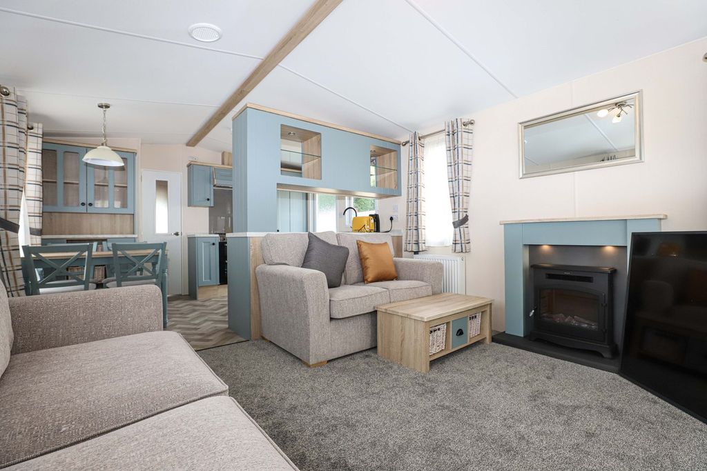 Property photo 2 of 10 Open Plan Living