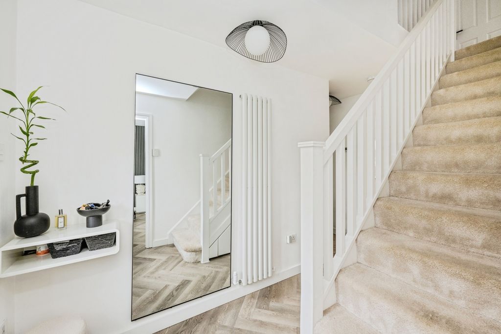 Property photo 2 of 29 Pbox-Img.Jpg