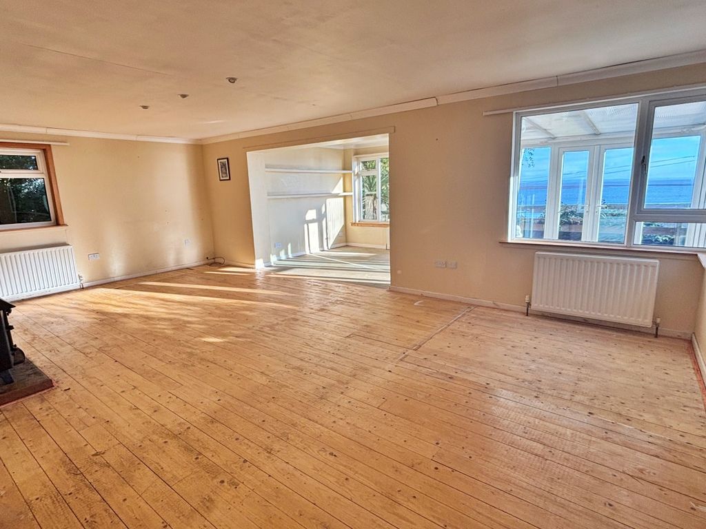 Property photo 3 of 32