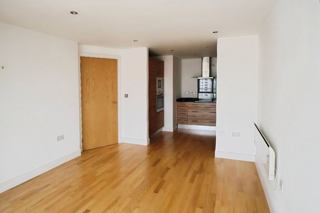 Property photo 3 of 7 Picture No. 14