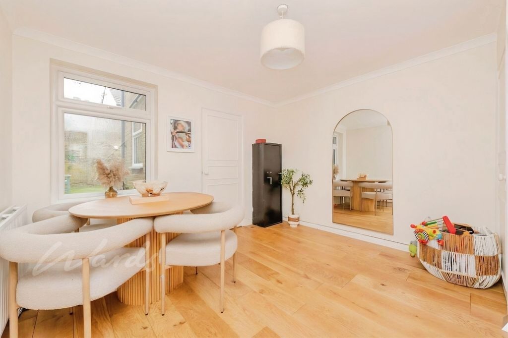 Property photo 3 of 9 Dining Room