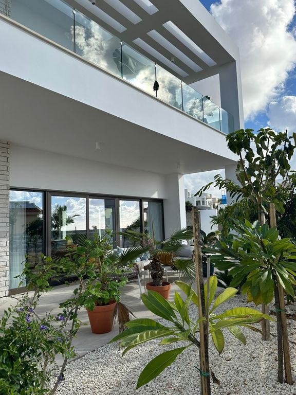 Property photo 3 of 24