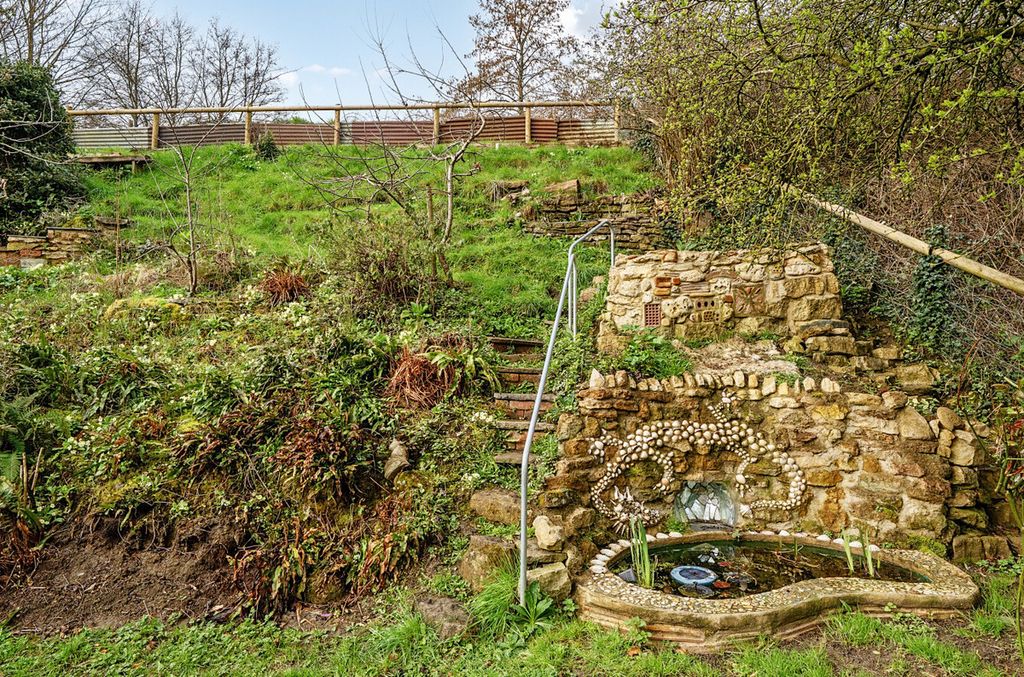 Property photo 3 of 17