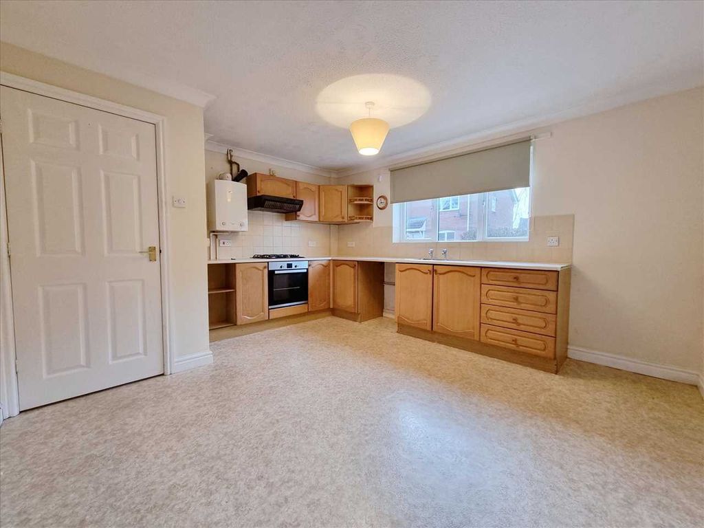 Property photo 2 of 8 Kitchen Diner: