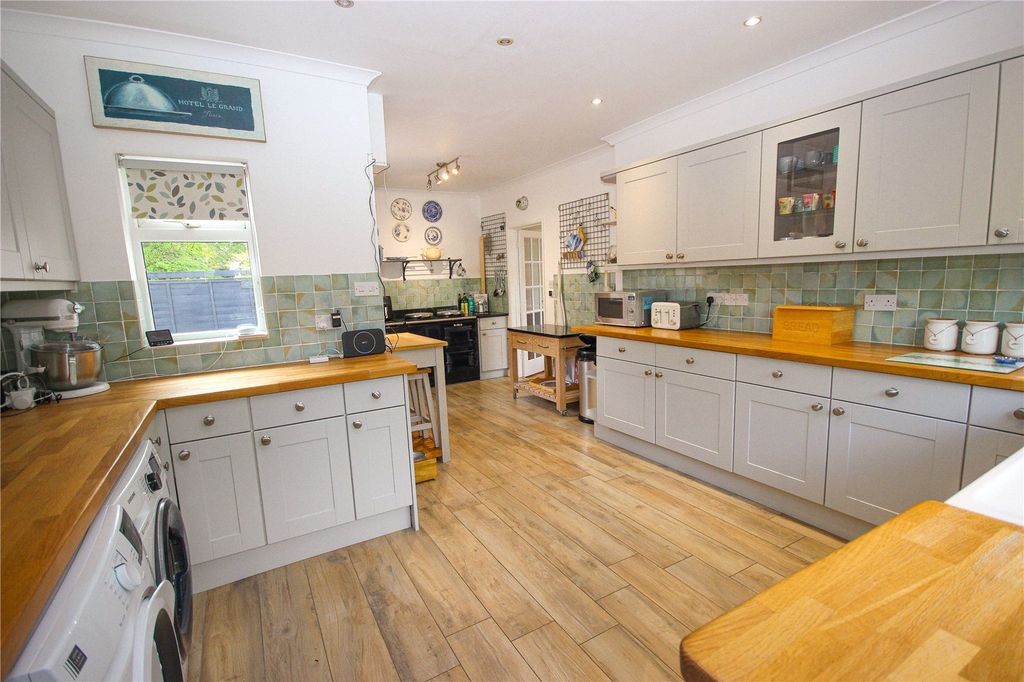 Property photo 3 of 23 Picture No. 37