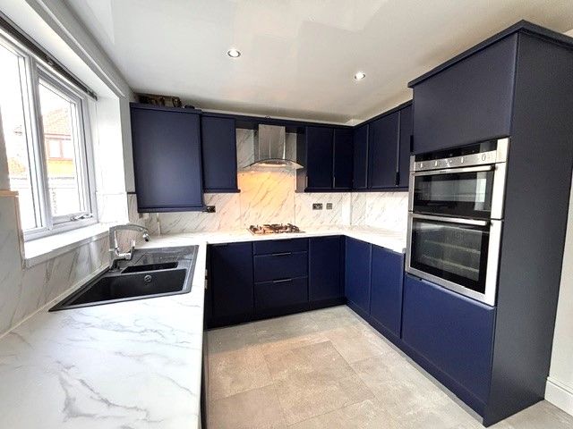 Property photo 2 of 13 Kitchen 1