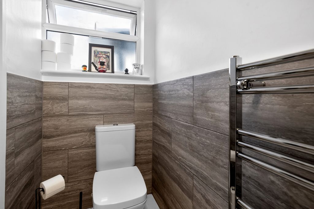 Property photo 3 of 21