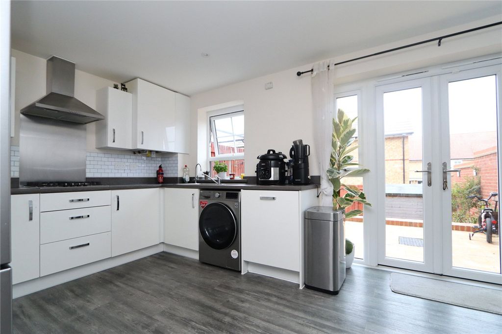 Property photo 2 of 12 Picture No. 04