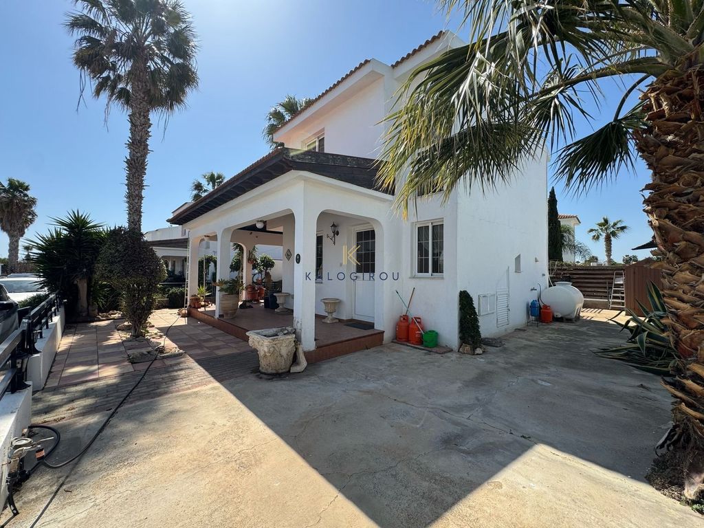 Property photo 3 of 13