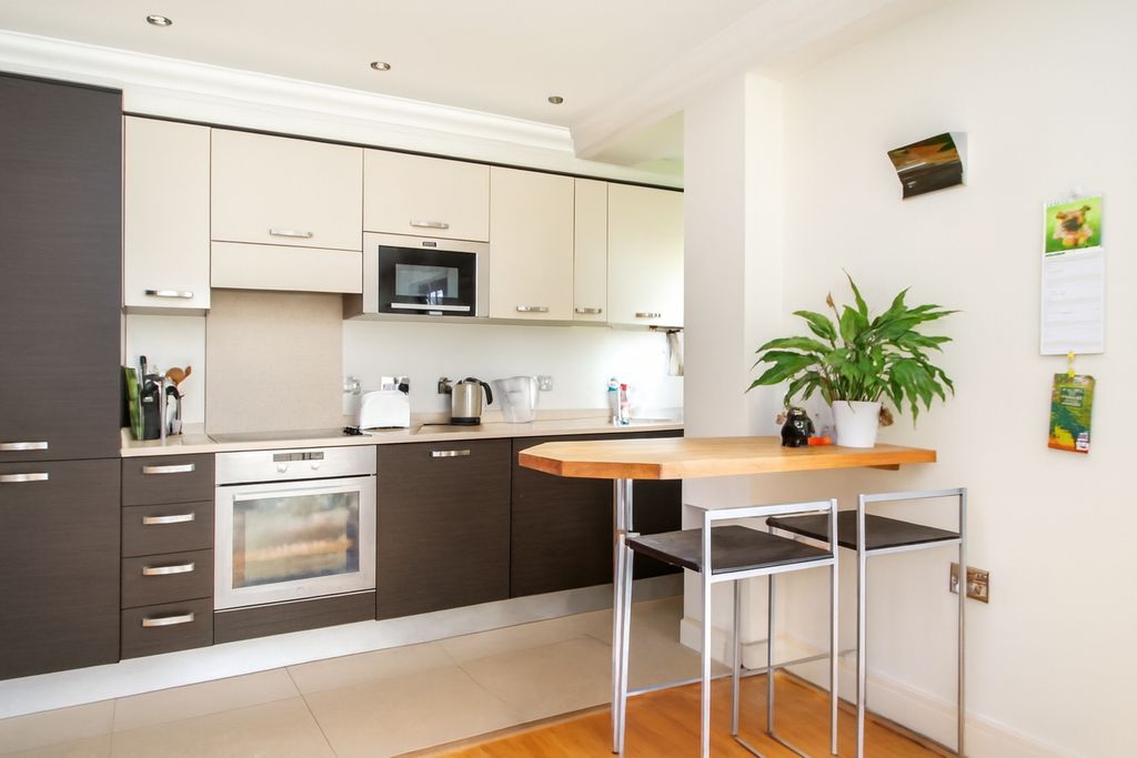 Property photo 1 of 12 Kichen