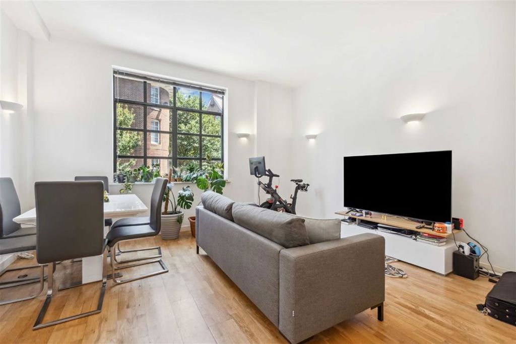 Property photo 2 of 7