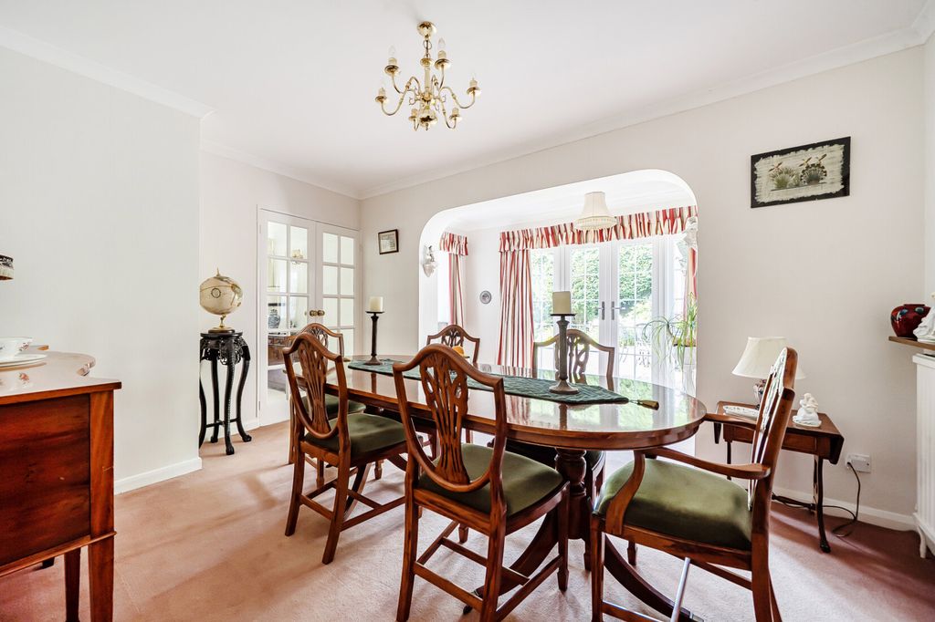 Property photo 3 of 31 Dining Room