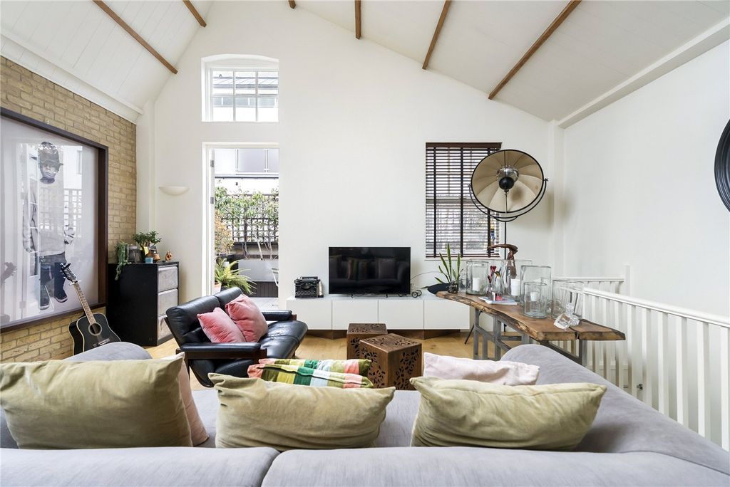 Property photo 1 of 24 Picture No. 02