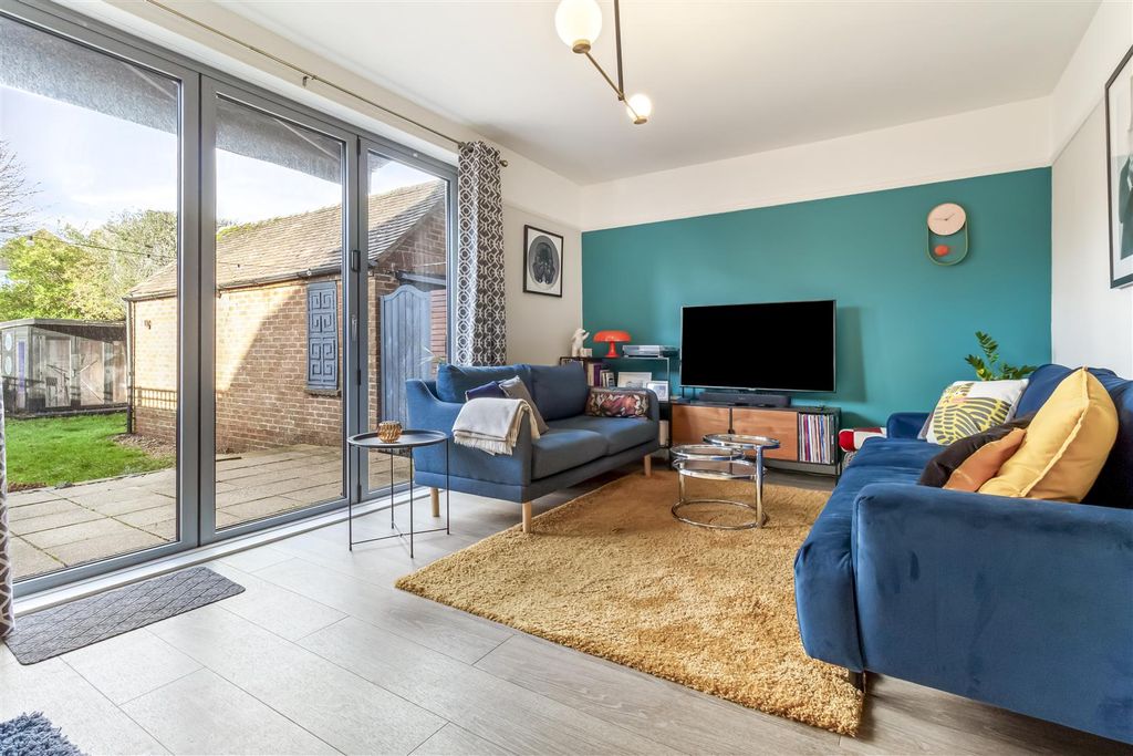 Property photo 2 of 19 90 Bruce Avenue-017.Jpg