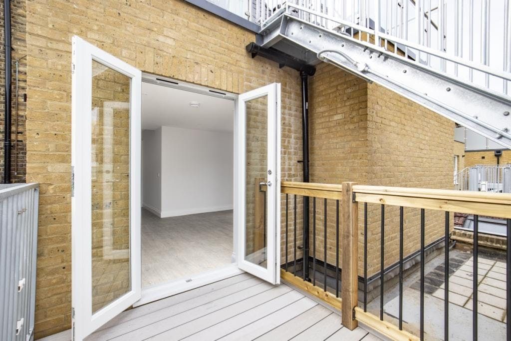 Property photo 3 of 12 Terrace