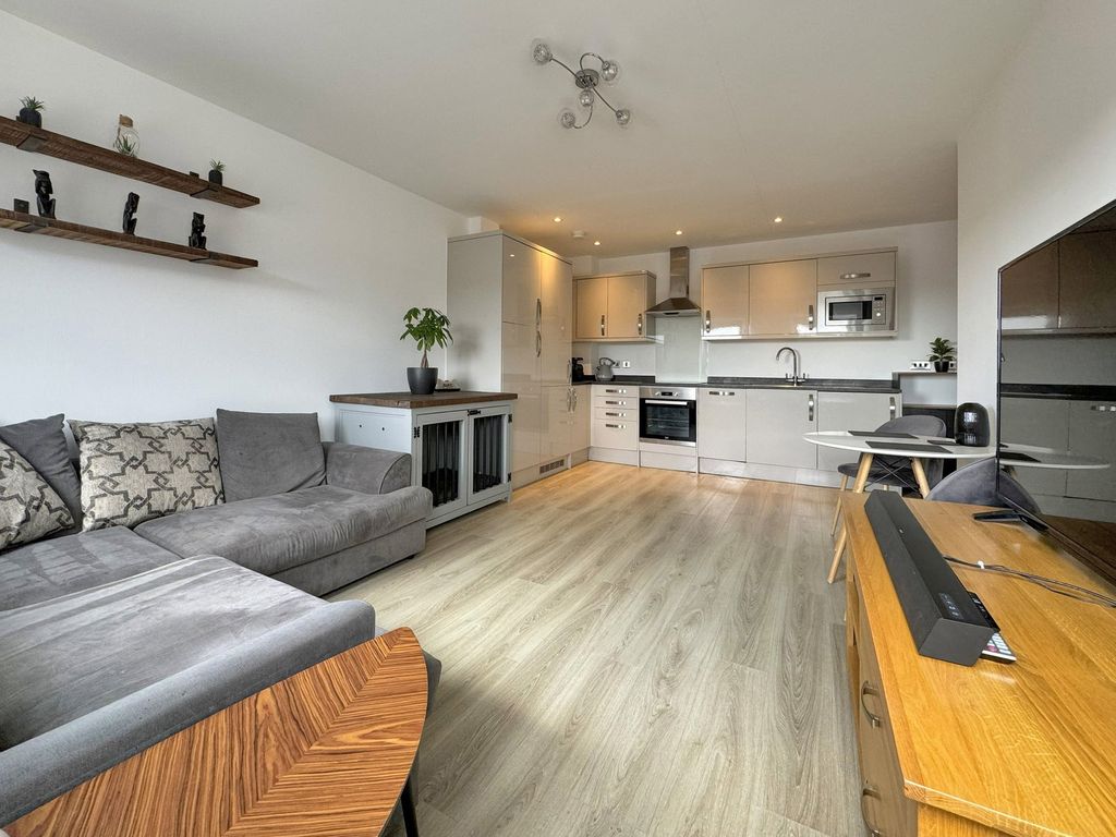 Property photo 2 of 13