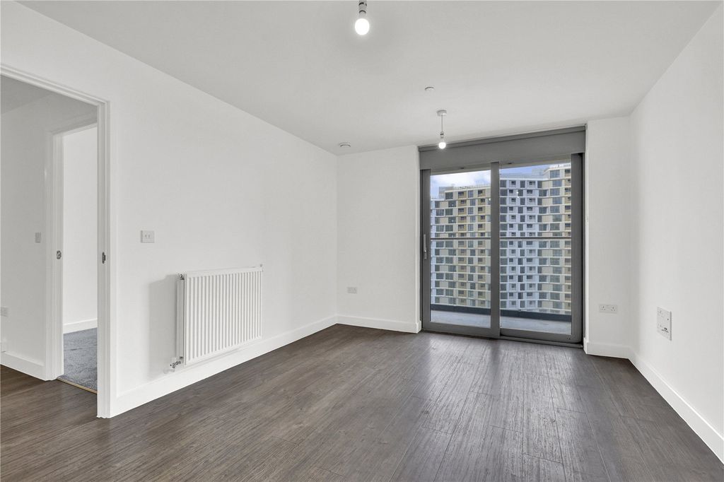 Property photo 2 of 33 Picture No. 25