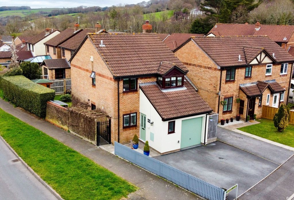 Property photo 1 of 30