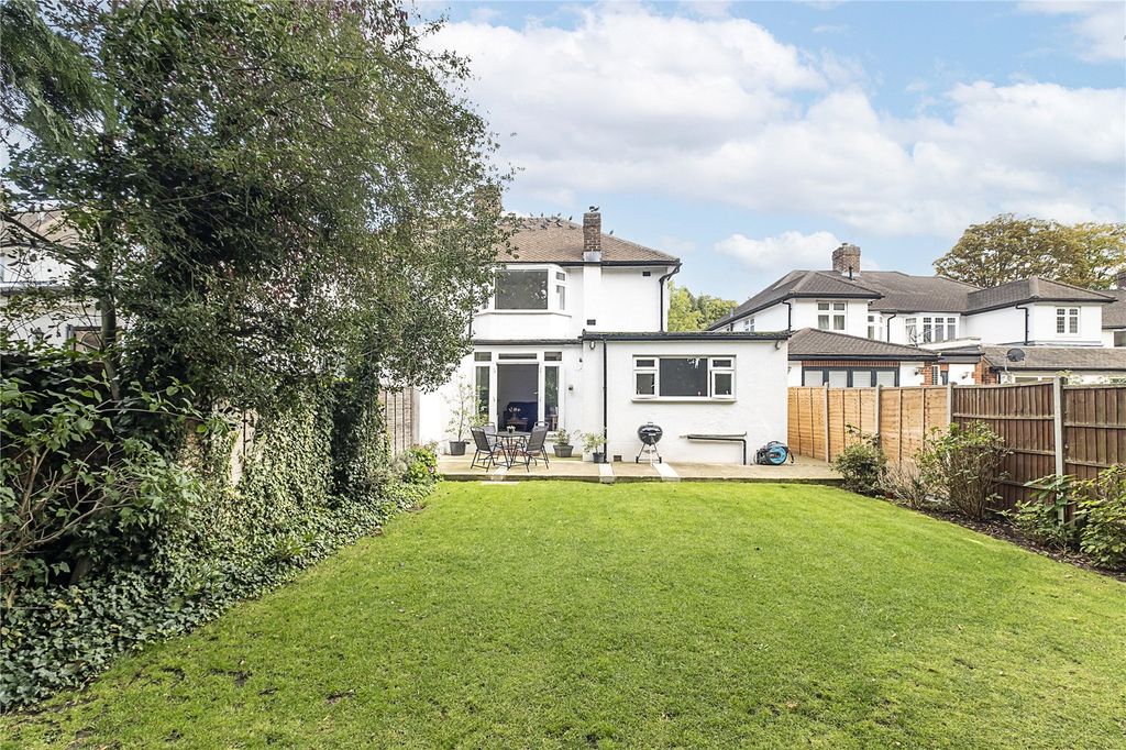 Property photo 2 of 25 Picture No. 13