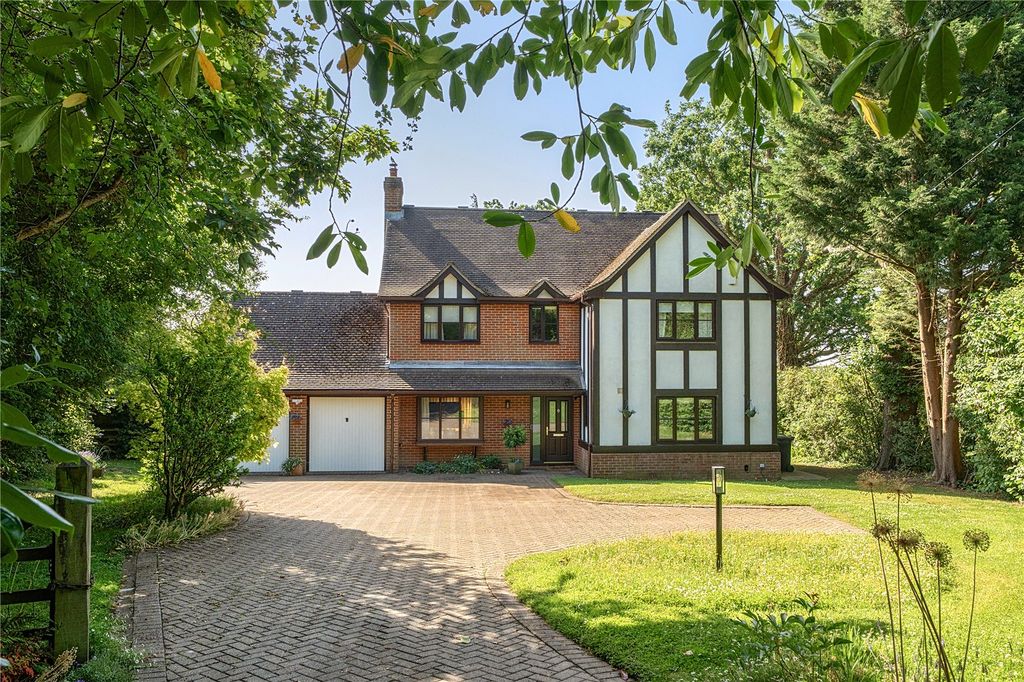 Property photo 1 of 8 External