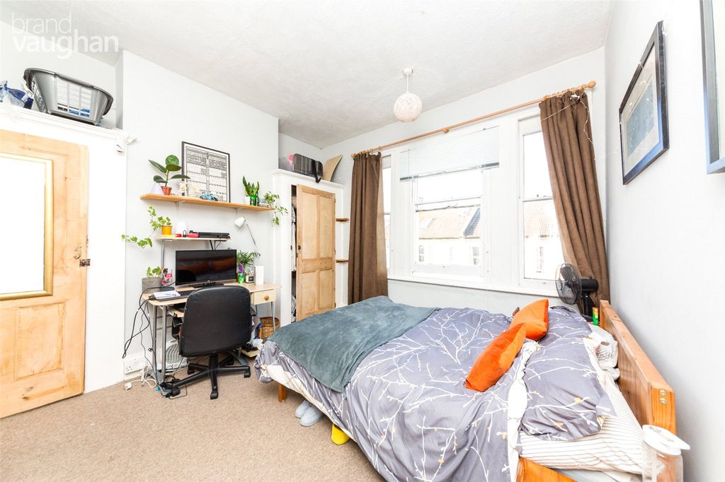 Property photo 3 of 11 Picture No. 02