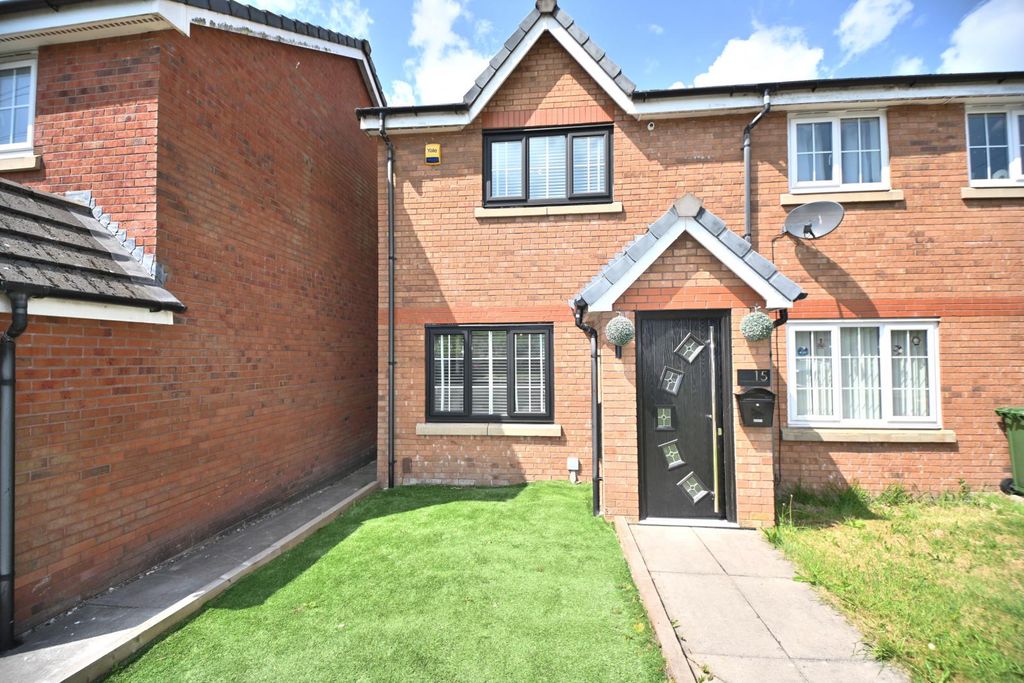 Property photo 2 of 18 Shawcroft View, Bolton, Bl1 8Uu