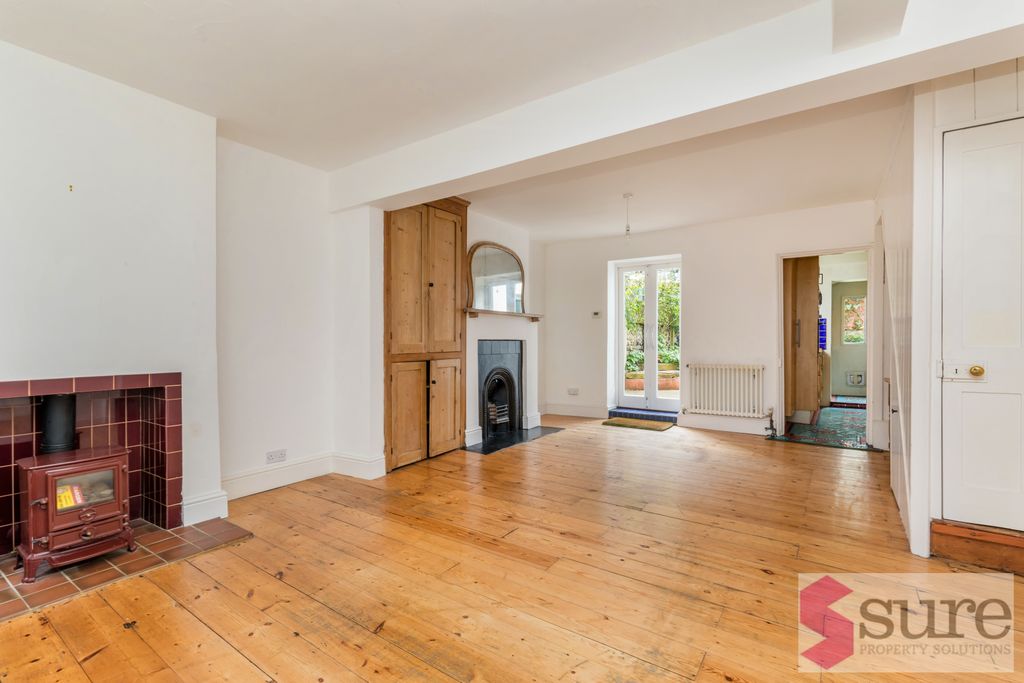 Property photo 2 of 13