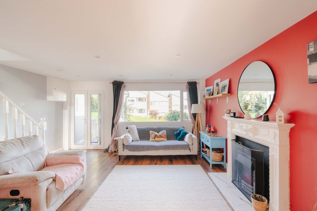 Property photo 2 of 22 16