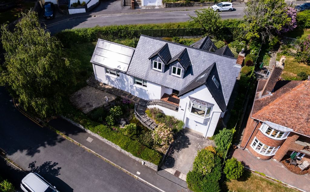 Property photo 2 of 43